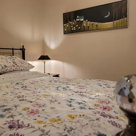 Maisie And Bea's * غالواي